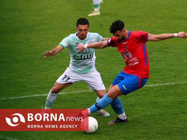 دیدار تیم های فوتبال ذوب آهن - نساجی مازندران