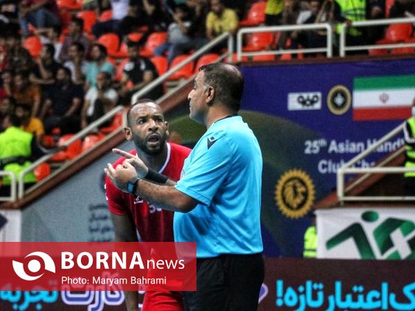 دیدار تیم های هندبال سپاهان - عمان کلاب