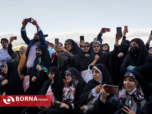 جشن جمهوری اسلامی ایران  در برج میلاد