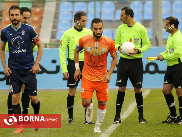 دیدار تیم های فوتبال پیکان - سایپا