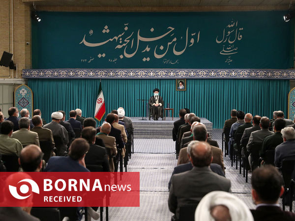 دیدار دست‌اندرکاران برگزاری کنگره شهدای استان قم با مقام معظم رهبری