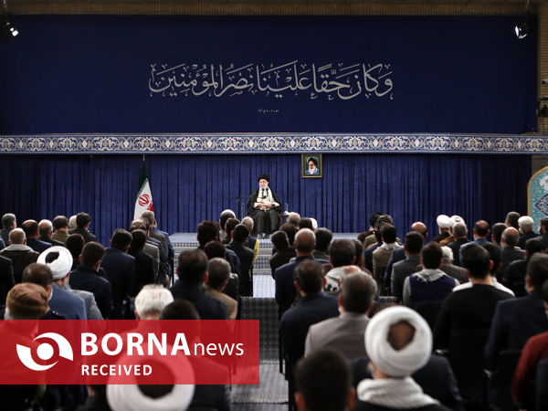 دیدار صدها نفر از مردم استان اصفهان با مقام معظم رهبری