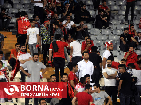 دیدار تیم های فوتبال استقلال 7 تراکتور 1