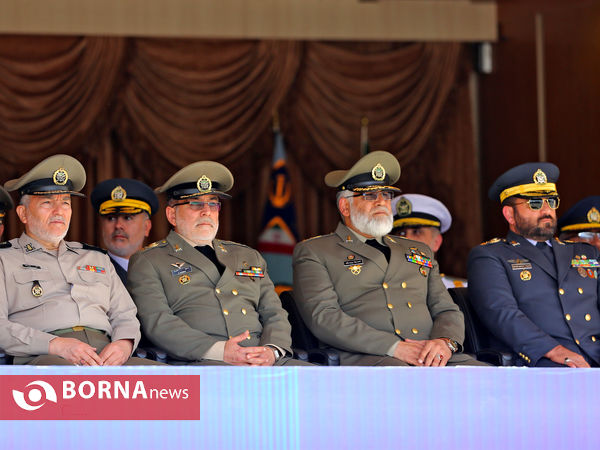 حضور فرمانده کل قوا در مراسم دانش‌آموختگی دانشجویان دانشگاه‌های افسری ارتش