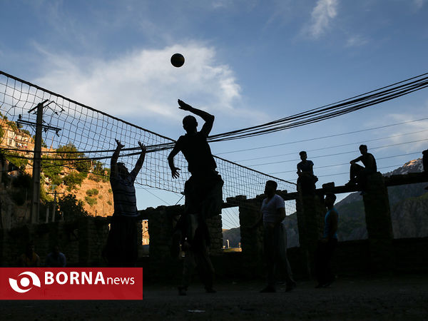 والیبال در هورامان تخت