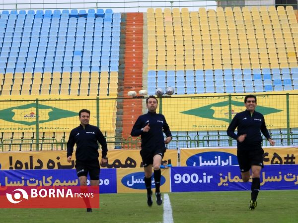 در حاشیه دیدار تیم های فوتبال صنعت نفت - آلومینیوم