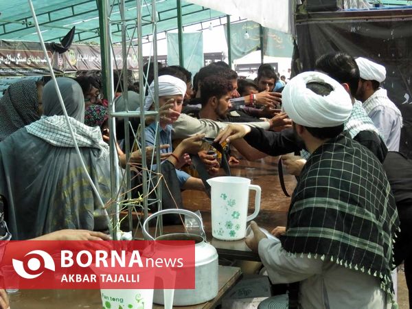 میزبانی شرقی از زائرین پاکستانی کربلای معلی 