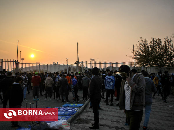 باز شدن درب ورزشگاه آزادی بعد از ۲ سال ( استقلال - نساجی )