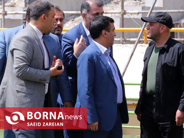 بازدید معاون رئیس جمهور و رئیس سازمان حفاظت محیط زیست از ورزشگاه آزادی