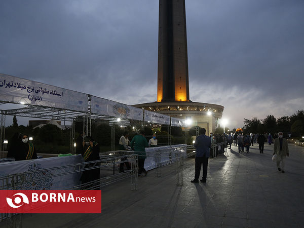 افطاری ساده در برج میلاد