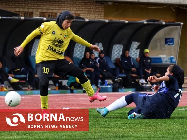 دیدار تیم های فوتبال سپاهان و پیکان البرز