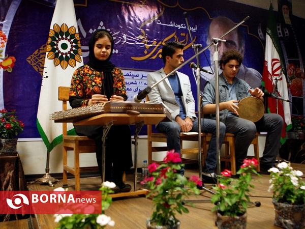 تجلیل از کریم اکبری مبارکه در فرهنگسرای معرفت