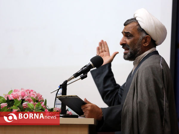 نشست ادبی «واژگان سرخ» در شیراز