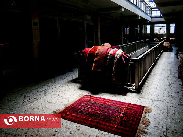 نفس های تنگ بازار فرش مشهد