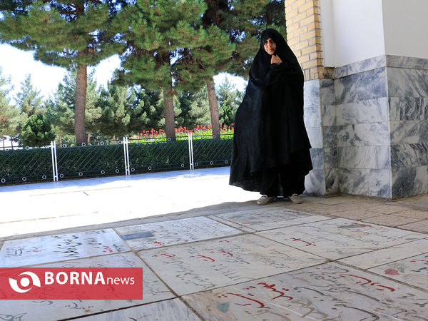 رنگ آمیزی مزار شهدا در آرامستان خواجه ربیع مشهد