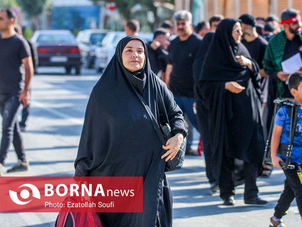 بدرقه زائران اربعین در اراک 