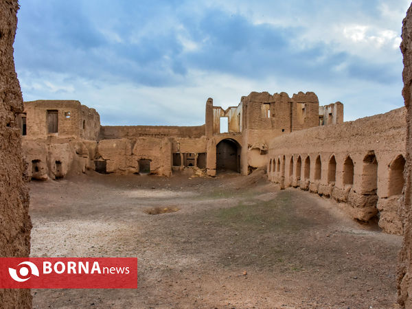 قلعه قنات خمین یا کاروانسرای گلماگرد