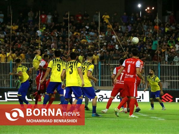 دیدار تیم های فوتبال نفت مسجدسلیمان - پرسپولیس