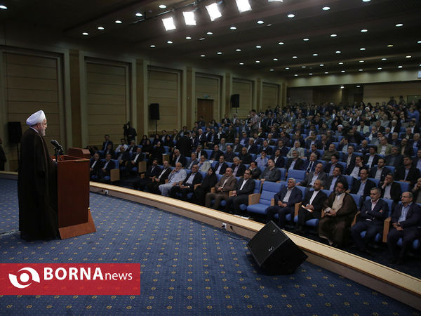 ضیافت افطار رییس جمهوری با اساتید و پزشکان