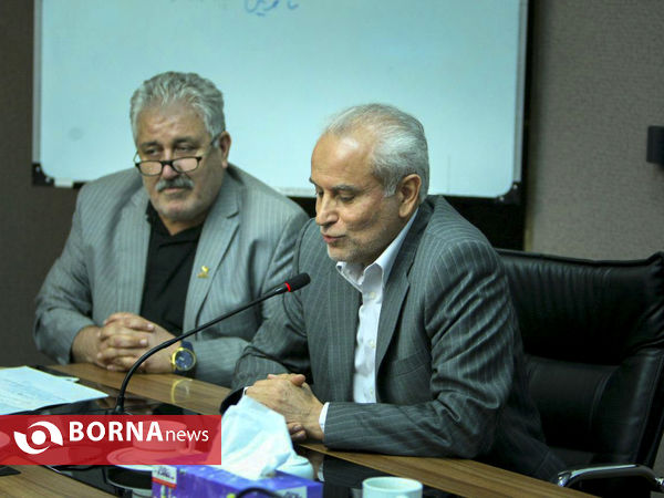 بازدید معاون وزیر ورزش از آکادمی فوتبال و سالن تیراندازی مجموعه ورزشی آزادی