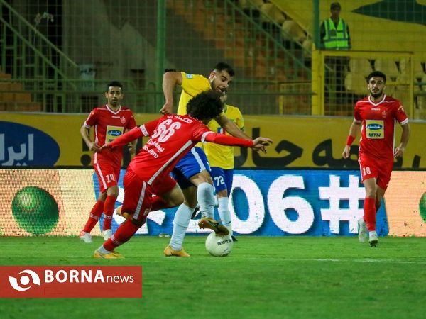 دیدار تیم های فوتبال صنعت نفت - پرسپولیس