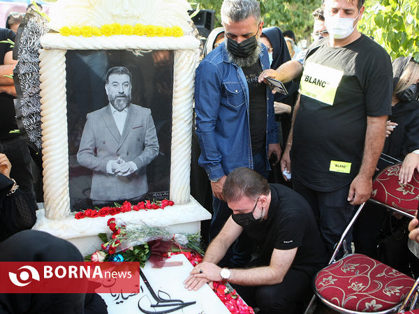 جشن تولد مرحوم علی انصاریان بر سر مزارش