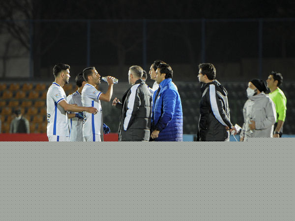 دیدار تیم های فوتبال استقلال - پیکان