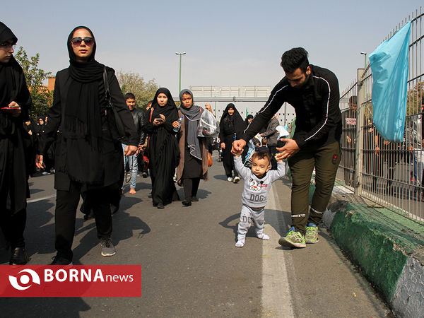 پیاده روی جاماندگان اربعین در تهران (4)