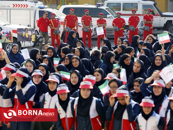 زنگ آغاز سال‌ تحصیلی با حضور رئیس جمعیت هلال‌احمر