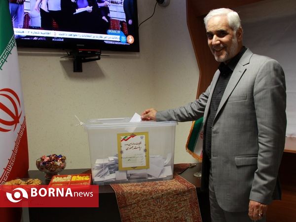 حضور ورزشکاران پای صندوق اخذ رای در باکو