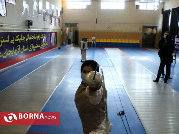 تمرینات بانوان شمشیرباز آذربایجان‌غربی برای حضور در انتخابی المپیک