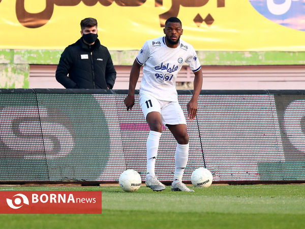 دیدار تیم های فوتبال پیکان - استقلال