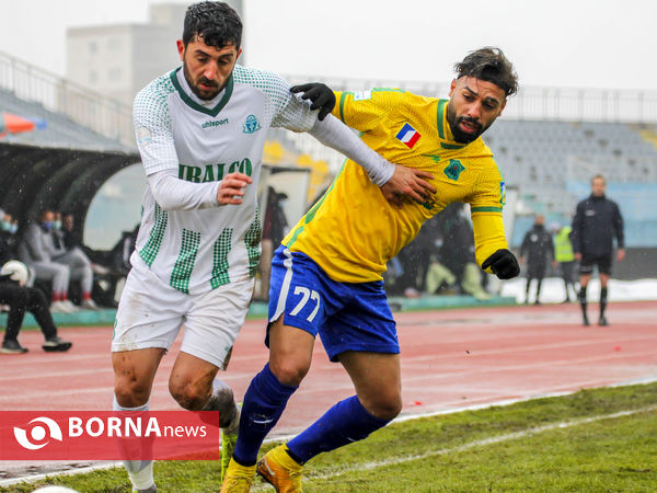 دیدار تیم های فوتبال آلومینیوم اراک - صنعت نفت آبادان