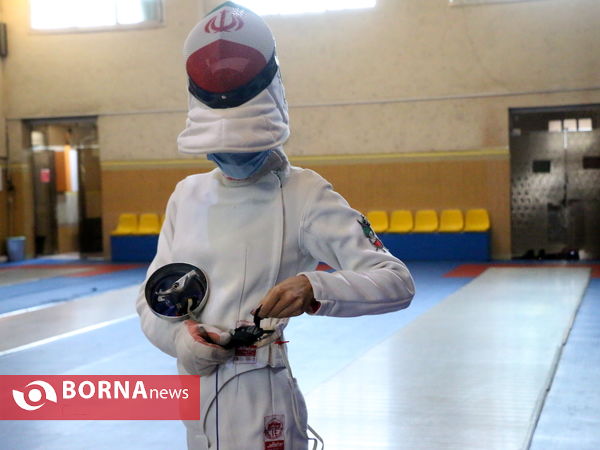 تمرینات بانوان شمشیرباز آذربایجان‌غربی برای حضور در انتخابی المپیک