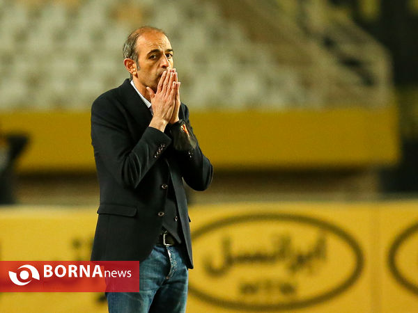 دیدار تیم‌های فوتبال فولاد مبارکه سپاهان و گل‌گهر سیرجان