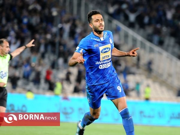 دیدار تیم های استقلال تهران و مشکی پوشان خراسان