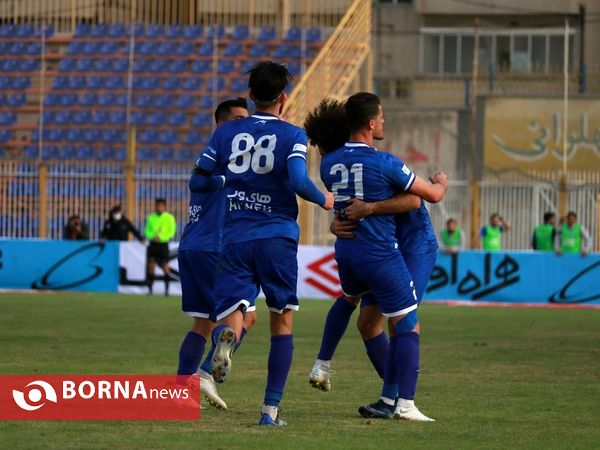 دیدار تیم های نفت مسجدسلیمان - استقلال