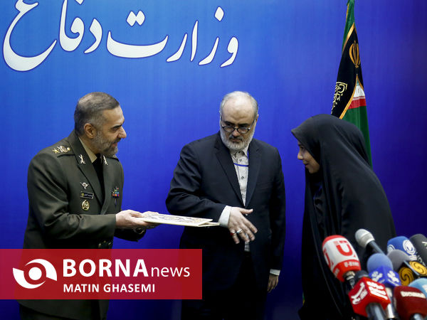 نشست خبری وزیر دفاع و پشتیبانی نیرو های مسلح