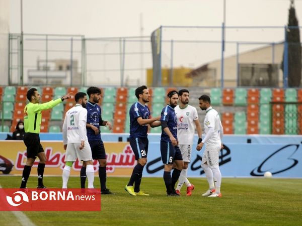 دیدار تیم های فوتبال پیکان _ ماشین سازی تبریز