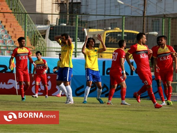 دیدار تیم های فوتبال صنعت نفت - فولاد