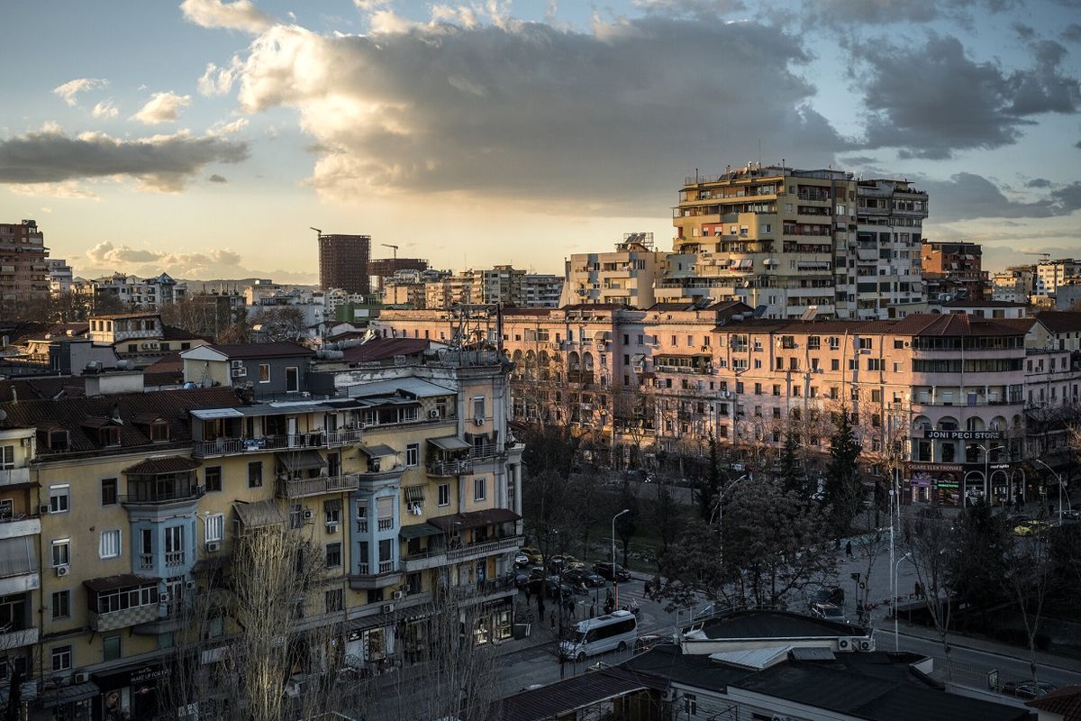 نیویورک تایمز: آلبانی با پذیرفتن منافقین در گردابی از بلاتکلیفی فرو رفته است
