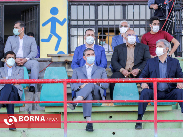 در حاشیه دیدار تیم های فوتبال آلومینیوم - تراکتور سازی