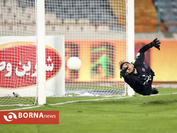 دیدار تیم های فوتبال استقلال - نساجی