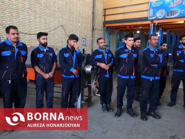 تجلیل از کارگران واحدهای تولیدی و صنعتی اروند