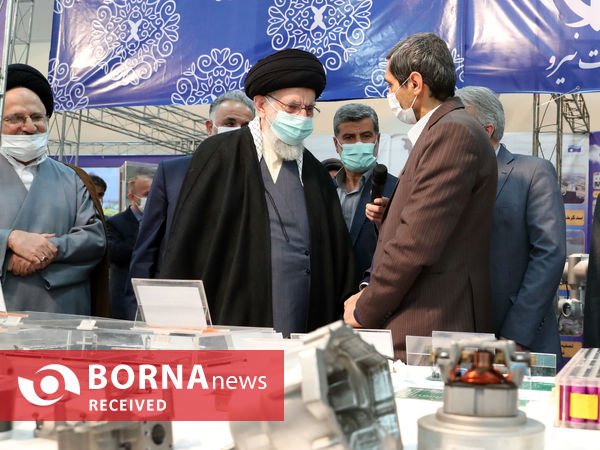 بازدید رهبر انقلاب از نمایشگاه توانمندی‌های صنعتی
