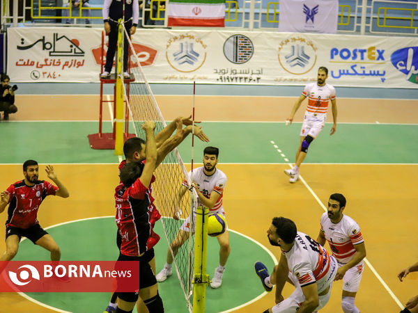 دیدار تیم های والیبال کیهان موتور اراک - آیدانه چالدران