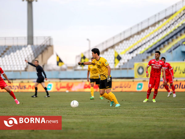 دیدار تیم های فوتبال سپاهان- پرسپولیس