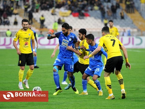دیدار تیم های فوتبال استقلال- سپاهان