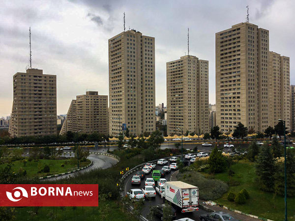 اولین باران پاییزی -  اتوبان چمران ( عکس : سید علی صالح )