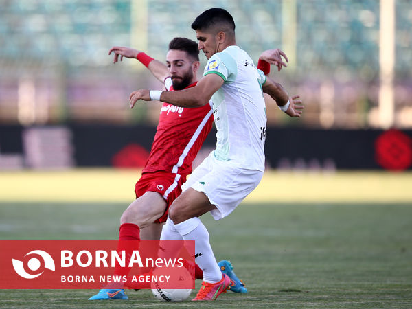 دیدار تیم های فوتبال ذوب‌آهن -پرسپولیس